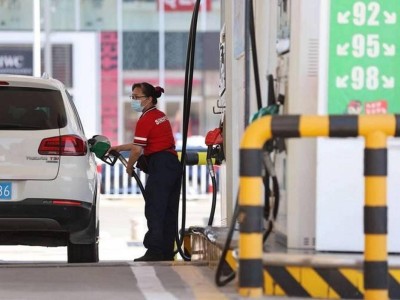 油价攀升别慌换电车，普通家庭选车，油车电车咋选才明智？