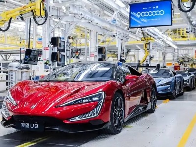 新能源车均价飙升3.7万：告别低价时代，价值内卷下如何破局？