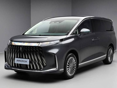 极狐问道V9实车首发，增程续航超千公里，或以高性价比入局MPV市场