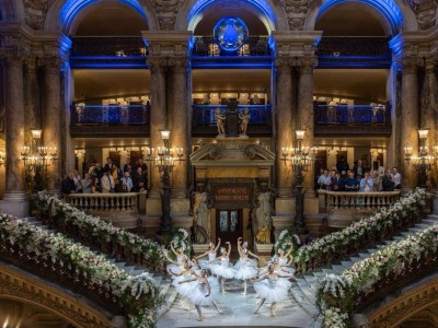 巴黎歌剧院见证腾势启航：科技赋能豪华，中国新能源汽车闪耀欧洲新征程