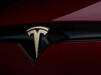 特斯拉限量“签名版”Model S与X Plaid登场 纪念旗舰车型十余年历程