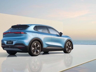 深蓝S05后驱增程VS哈弗枭龙MAX电四驱：不同混动路，满足多样需求