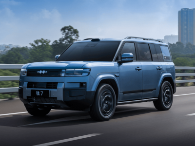 比亚迪方程豹钛7 EV闪充版来袭！22万起售，5分钟闪充能否改写电动车格局？