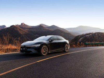 极氪焕新7系携001五周年纪念版登场，以技术革新重塑纯电猎装新格局