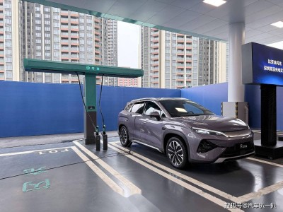 宝马质疑比亚迪快充伤电池？实际使用中闪充或成解焦虑“利器”