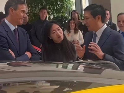 西班牙首相桑切斯访华首站赴小米科技园，试乘新车探技术，共话中西科技合作新篇