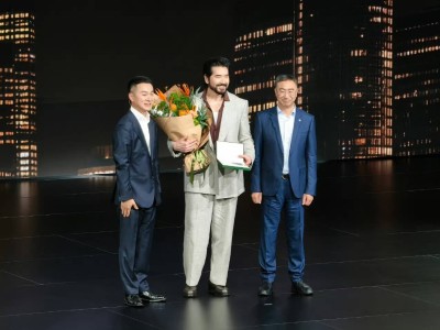 零跑D19科技豪华登场！重塑30万内全尺寸SUV价值新标杆