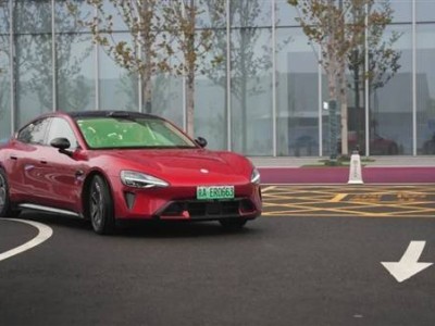 雷军亲测小米SU7 Pro：1313公里续航挑战成功，真实数据见证硬实力