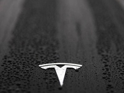 特斯拉德克萨斯工厂部署14辆无方向盘Cybercab 自动驾驶商业化迈出关键一步