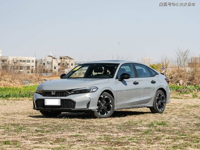 全新本田思域焕新登场！运动外观升级，内饰舒适，燃油混动双选择