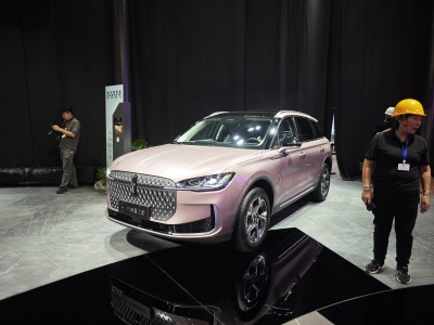 2026北京车展：林肯全新冒险家焕新登场 航海家黑武士版等多款新车齐亮相