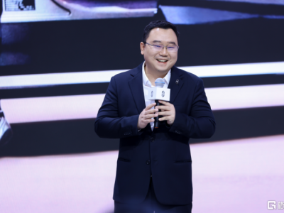 赛力斯张正萍与白敬亭同台 问界M6北京车展开启首批交付