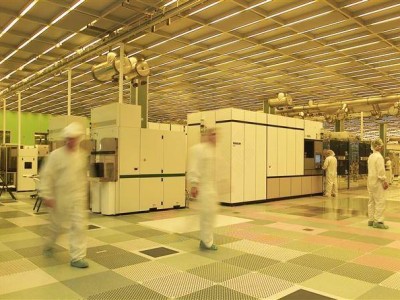 AI浪潮下山东崛起新首富！中际旭创成全球光模块龙头 市值破万亿订单排至2027年