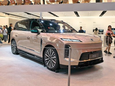 北京车展探秘蔚来ES9：以自研技术重塑纯电行政豪华新标杆