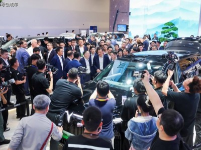 华为与岚图强强联手，岚图泰山Ultra及黑武士开启智能汽车新征程