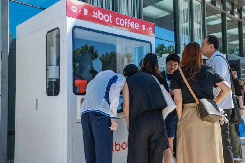 不做人形、不跳舞：他家的具身智能凭什么在100+城市卖出400万杯咖啡？