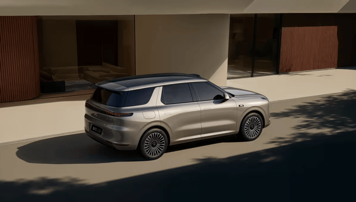 智己LS8尾部设计图