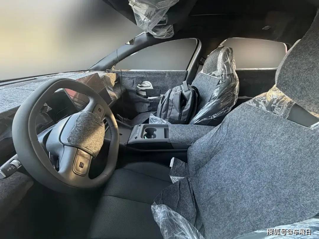 比亚迪秦MAX前脸设计