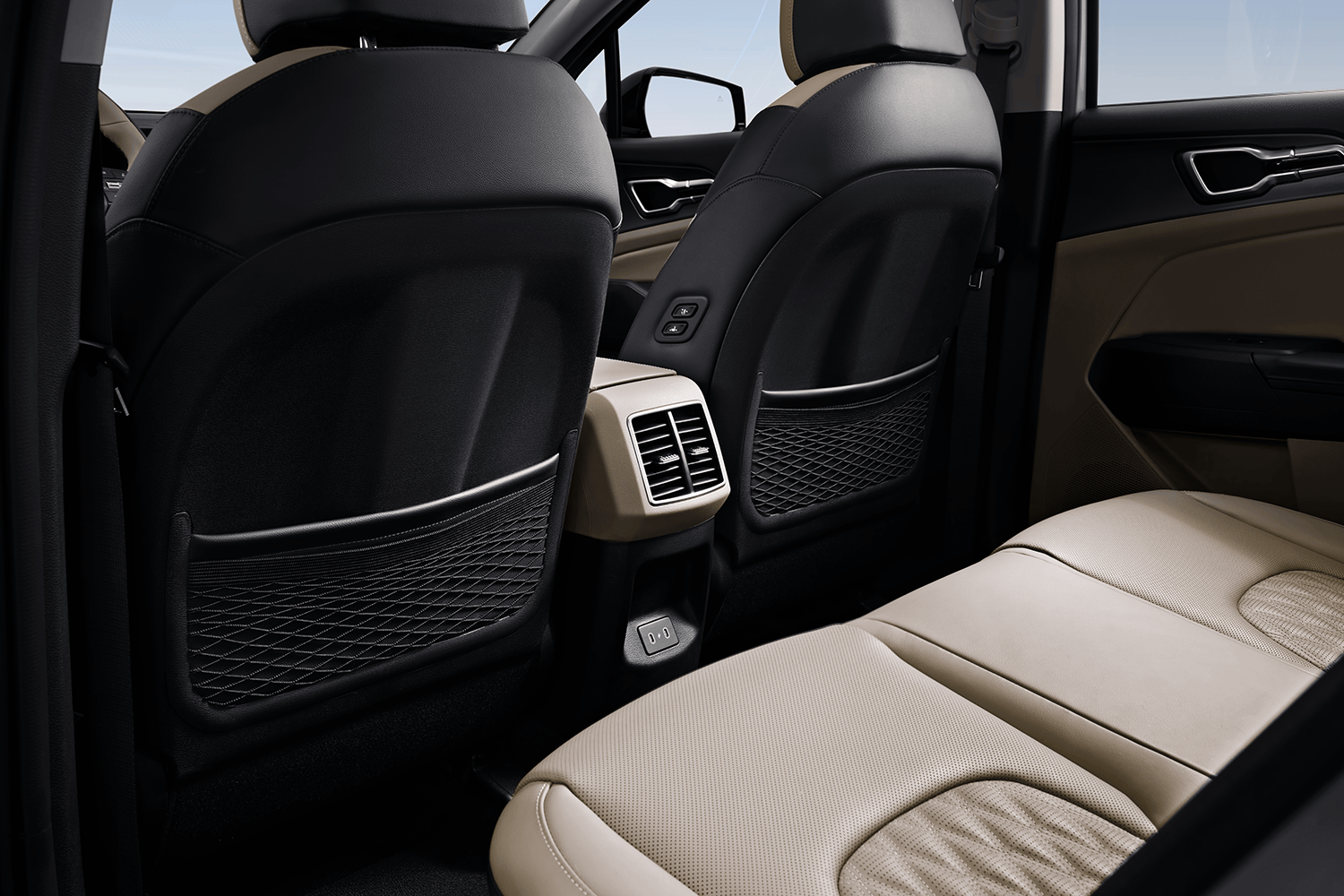 起亚新狮铂拓界内饰图