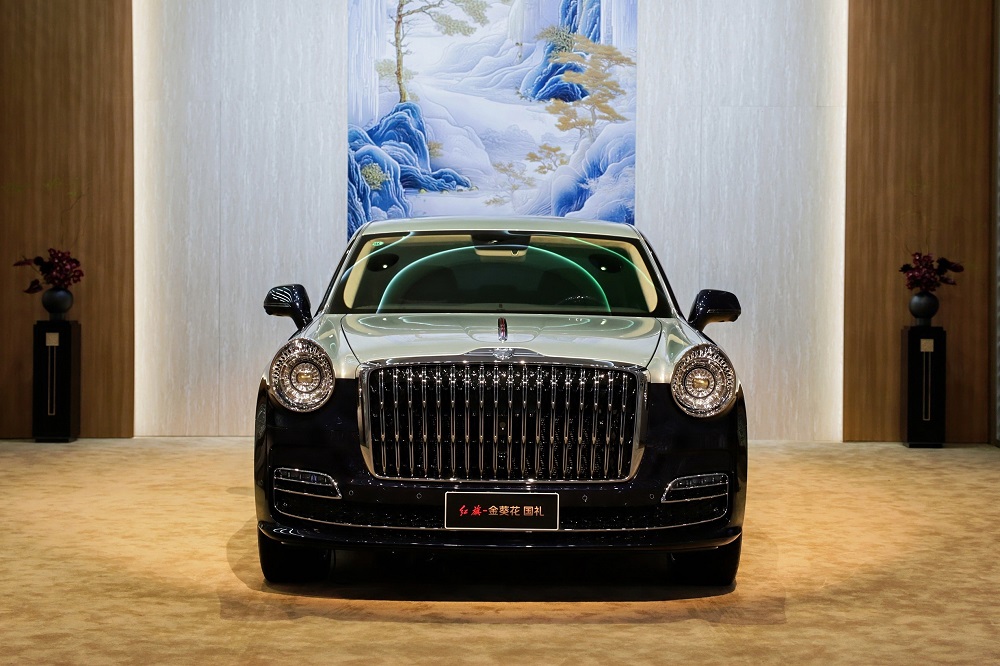 4、2025上海车展-千万级红旗国礼“兰亭雅韵”定制版震撼全场.jpg